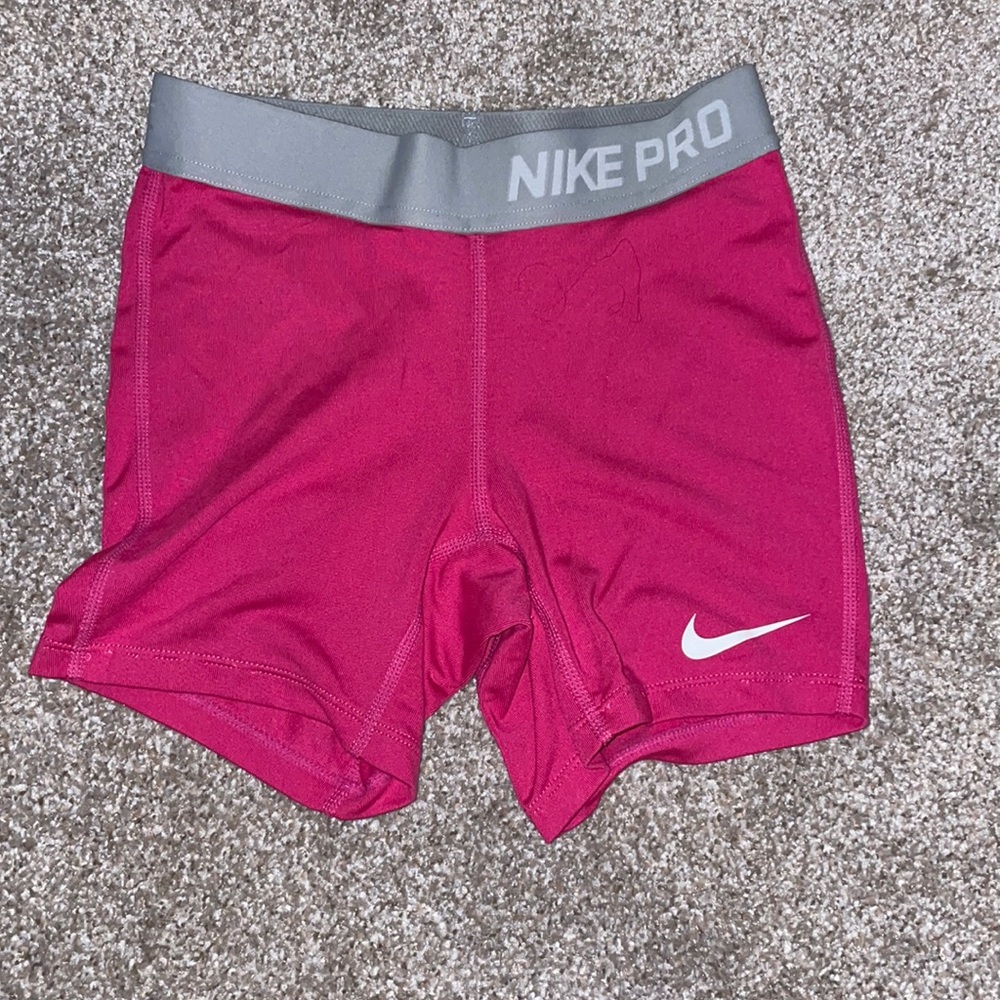 Medium NIKE Pros
